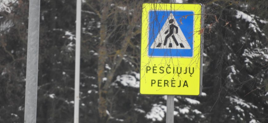 Taikos gatvėje partrenkta pėsčioji