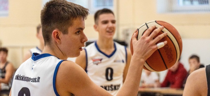 U17 krepšininkai patyrė pirmąjį pralaimėjimą čempionate