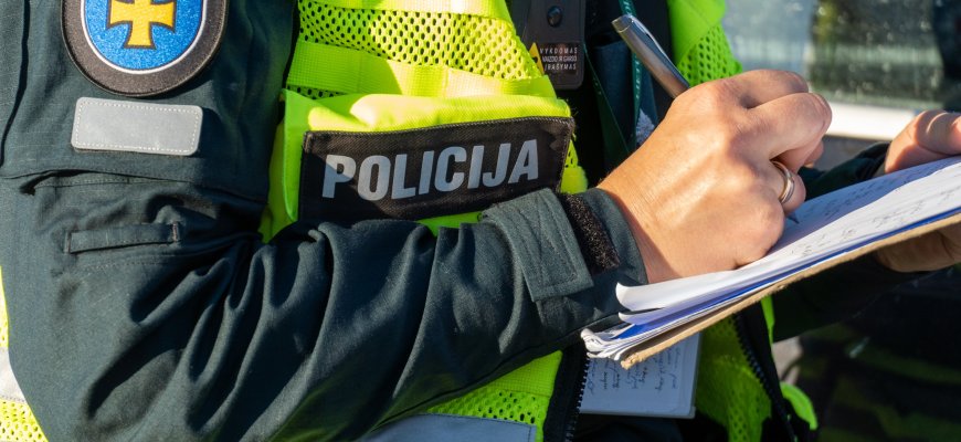 Rokiškyje, automobilyje, radus galimai narkotinių medžiagų, sulaikytas nepilnametis asmuo