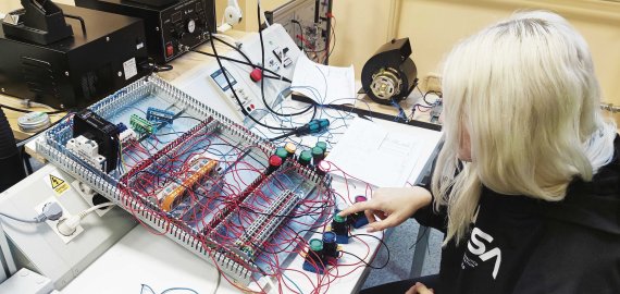 „Rokiškio sūrio“ siūloma pameistrystės programa: kelias į aukštos kvalifikacijos studijas ir sėkmingą karjerą (foto)