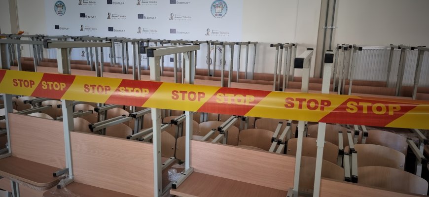 Tyla iššaukė kovą: gimnazijos bendruomenės „žaizdas“ užgydyti bus sunku