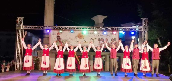 Rokiškėnai Lietuvos himną giedojo Varnos mieste