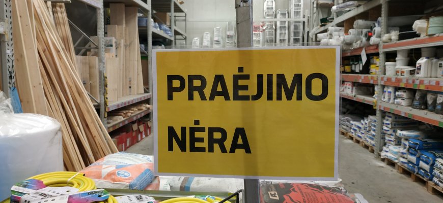 Vyriausybė kol kas atsisako planų atidaryti visas parduotuves