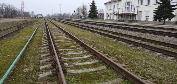 Nuo rudens keliauti traukiniais bilietus bus galima įsigyti per mobiliąją programėlę