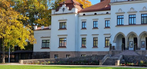 Vaikų žaidimų pievelė - Rokiškio dvare