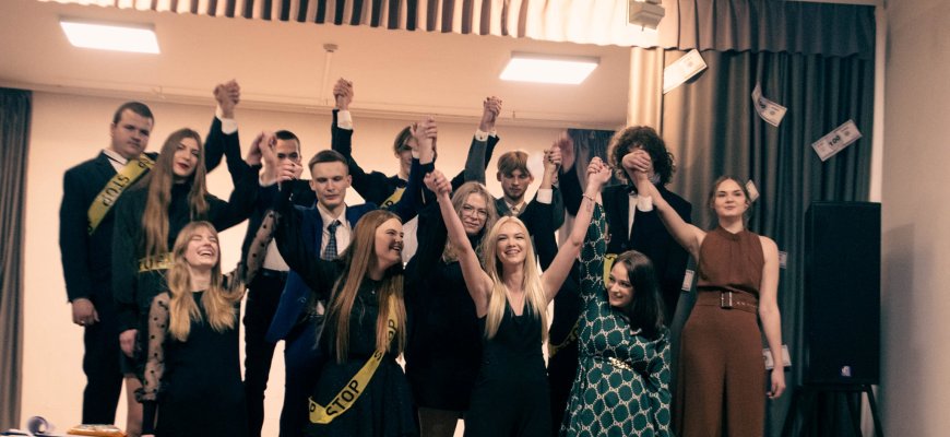 Juodupės gimnazijoje šimtadienis virto Federalinio tyrimų biuro - FTB posėdžiu (foto)