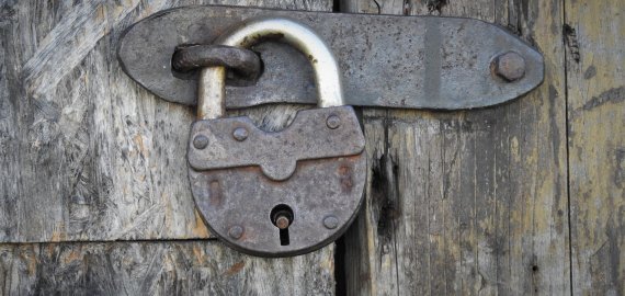 Įsibrovė į sodybos ūkinį pastatą