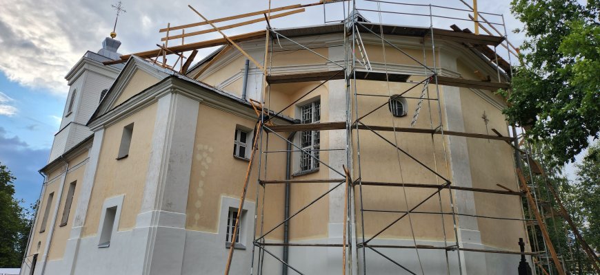 Jei oras leis, šią savaitę planuojama užbaigti Pandėlio bažnyčios stogo remontą