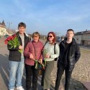 Kovo 8-osios proga „Future Self Group Leaders Rokiškis“ savanoriai pradžiugino Rokiškio bendruomenės moteris