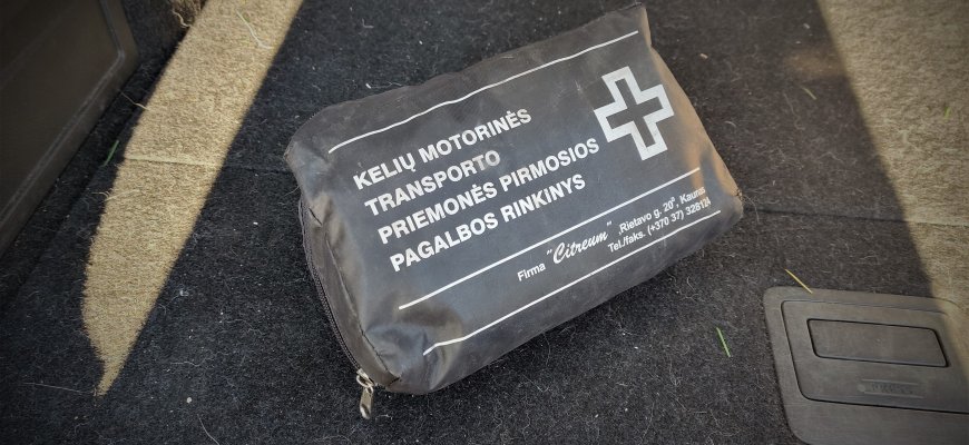SAM pratęsė terminą, iki kada automobiliuose turi būti atnaujintos vaistinėlės