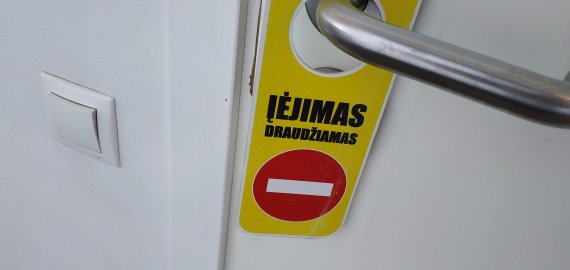 Izoliacija po kontakto su sergančiuoju bus trumpinama iki 10 dienų, sprendimas dėl kaukių – kitą savaitę
