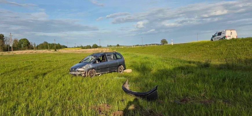 Obelių seniūnijoje susidūrė trys automobiliai