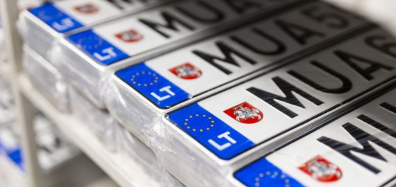 Kitąmet vardiniai automobilių numeriai kainuos brangiau