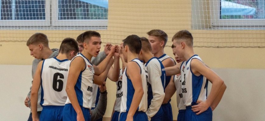 Moksleivių krepšinio lygoje – nesėkmės namuose ir pergalė išvykoje