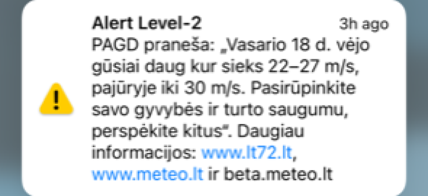 Eismo sąlygas sunkina rūkas, naktį laukia šlapdriba ir gūsingas vėjas, perspėja kelininkai