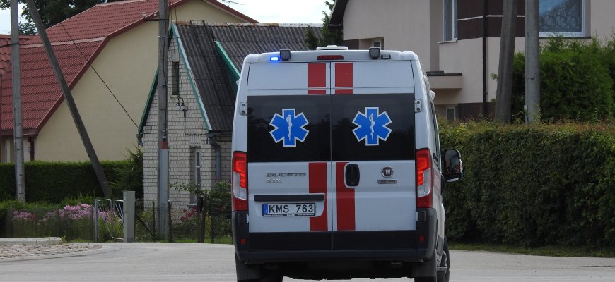 Sumušė metaliniu strypu