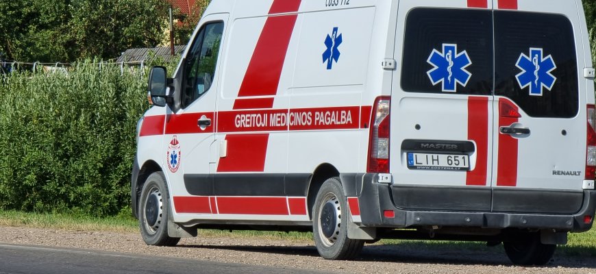 Susidūrė du automobiliai - sužalotas vyras