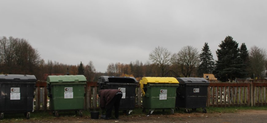 Prie kapinių šiukšles išvežė trečiadienį