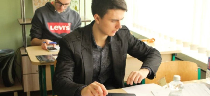 Rokiškio Juozo Tumo – Vaižganto gimnazijos vienuoliktokas Bernardas Jencius chemijos olimpiadoje laimėjo III – ąją vietą!