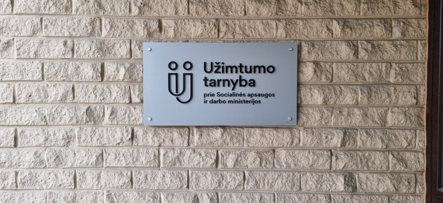 Darbuotojų ieškančios įmonės vis dažniau įdarbina žmones su negalia