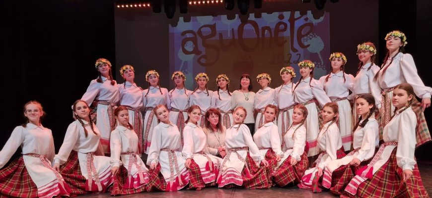 Choreografijos skyriaus „Nemunėlio“ šokėjos užėmė antrąją vietą festivalyje „Aguonėlė“