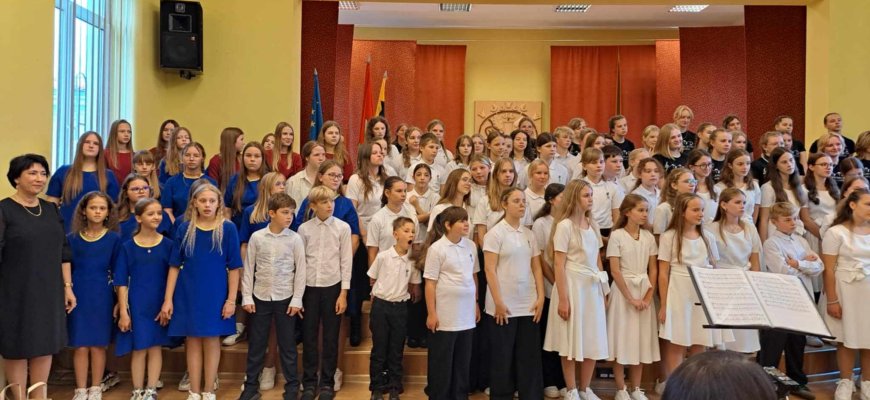 Rokiškio Rudolfo Lymano muzikos mokyklos jaunių choras „Re Do“ dalyvavo festivalyje (foto)