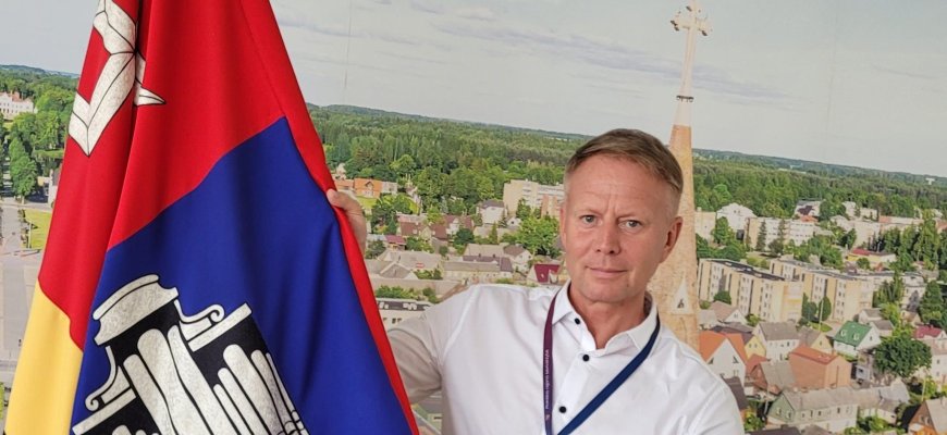 Lietuvos Prezidento inauguracijoje suplevėsuos ir trys herbinės Rokiškio savivaldybės vėliavos