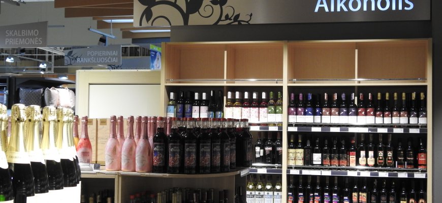 Seimas spręs, ar atsisakyti reikalavimo sekmadieniais alkoholio neparduoti po 15 val.