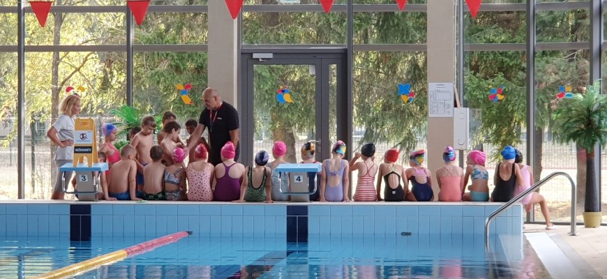 Rokiškio baseine finišavo programa „Mokėk plaukti ir saugiai elgtis vandenyje“