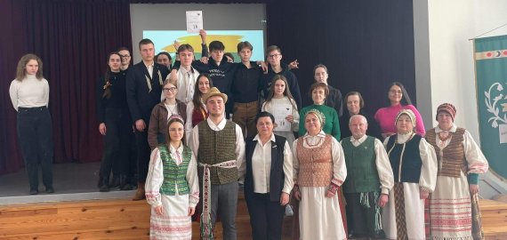 Lietuvių kalbos dieną Pandėlio gimnazistai užbaigė gražiu renginiu