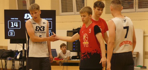 Miesto gimtadienis švęstas žaidžiant krepšinį (foto+video)