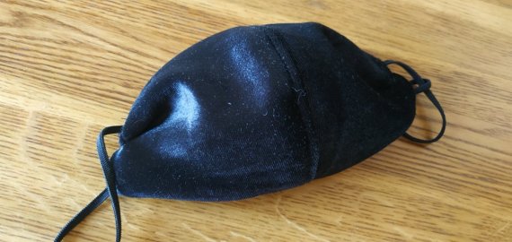 „Rokiškio Sirenos“ skaitytoja pataria: prieš naudodami, kaukę bent išplaukite