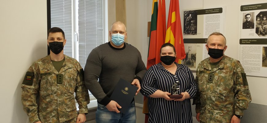 „Rokiškio Sirena“ – pirmoji rajono įmonė, kurią „Karžygio“ statulėle apdovanojo Lietuvos kariuomenės vadas