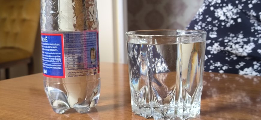 Vaistininkė pasidalino, kiek vandens reikia išgerti per dieną: apskaičiuoti galima pagal formulę