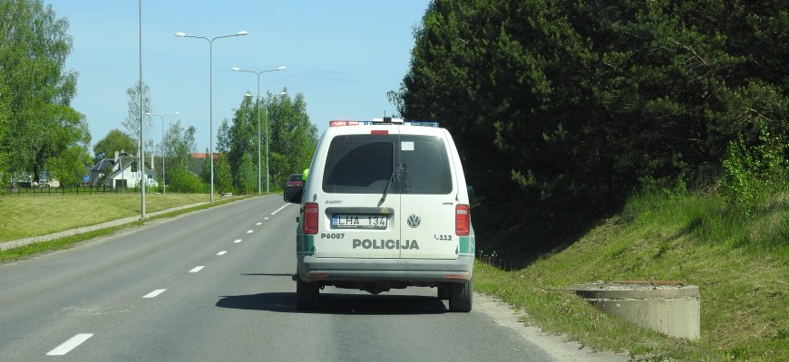 Rokiškio r. įvykus avarijai nukentėjo motociklininkas