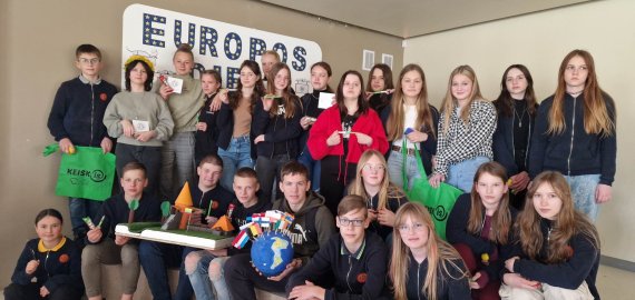 Rokiškio Senamiesčio progimnazijos mokiniai šventė Europos dieną (foto)