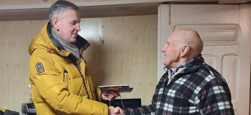 Kalėdiniams papuošimams nepagaili ir solidžių sumų, bet ir geba atnaujinti sugedusius