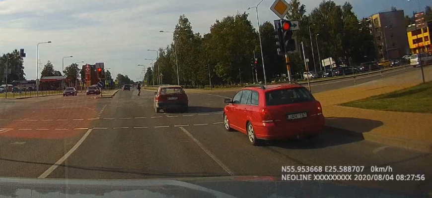 Užfiksuotam pažeidėjui surašytas protokolas