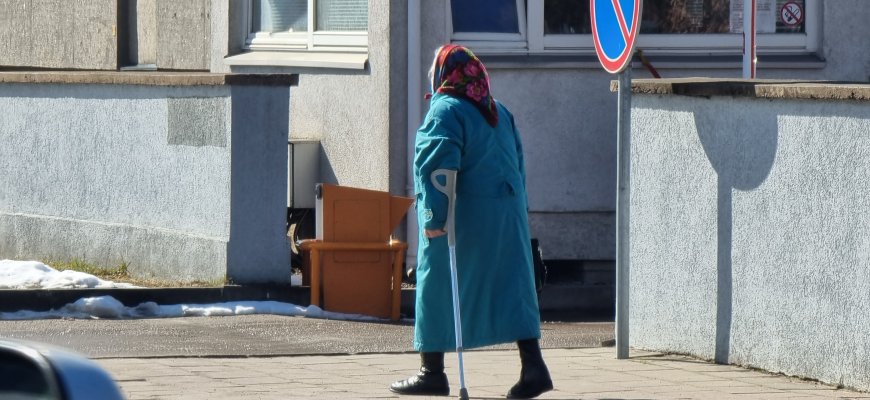 G. Nausėda ragina savivaldybes ir gyventojus padėti senjorams pasiekti skiepijimosi vietas