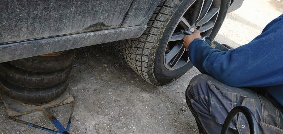 Teismas iš girto vairuotojo konfiskavo žmonos automobilį