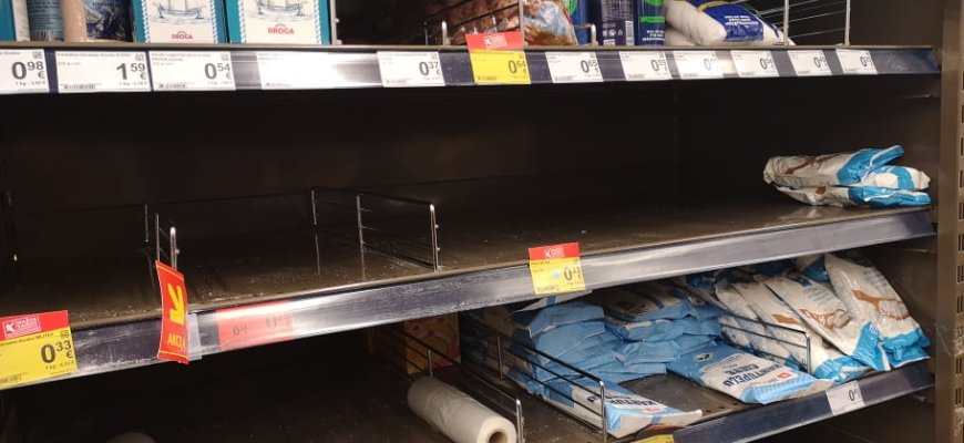 Rokiškėnai nuo korona viruso ruošiasi gintis... druska (foto)