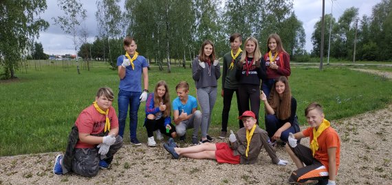 Jaunieji Rokiškio skautai tvarkė Rotary parką