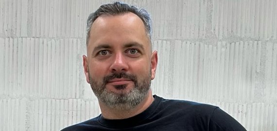 Kalviuose baldų gamybos cechą įrengęs Paulius: „Padaryti 100 vienodų lentynėlių – neįdomu“ (foto)