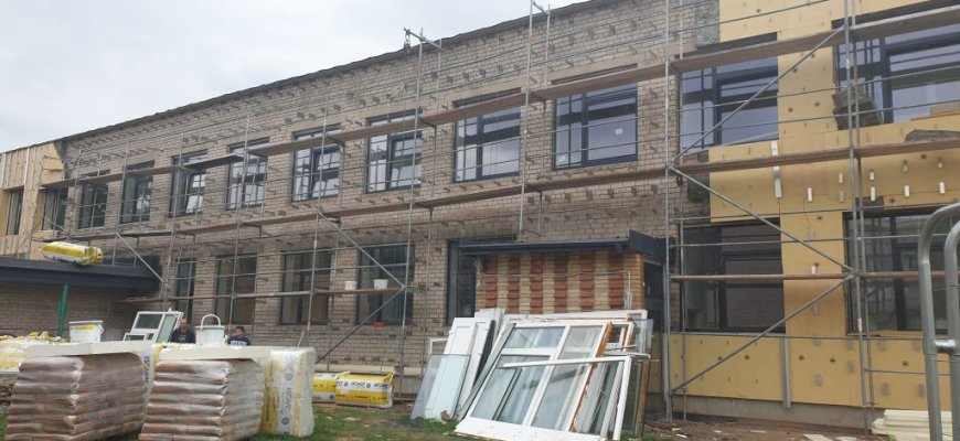 Rugsėjo 1-ąją mokykloje-darželyje „Ąžuoliukas“ pasitiks tik statybininkai