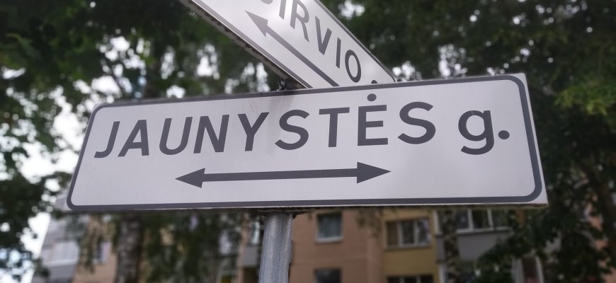 Išdaužė balkono langus
