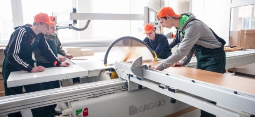 Pertvarkant profesinį mokymą, atsisakoma daugiau nei 300 profesinio mokymo programų